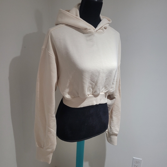 Reebok Women's Casual Cropped Hoodie Sweatshirt XS Cream Athleisure Sporty NEW - Picture 2 of 15